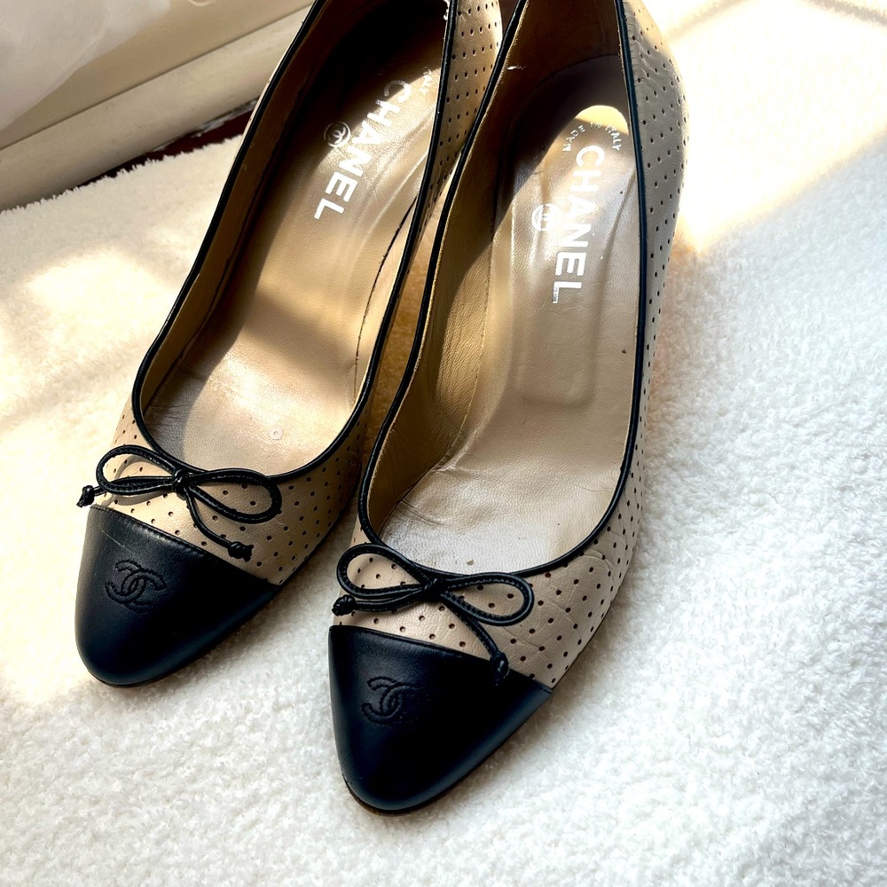 Authentic Chanel Heels 🖤